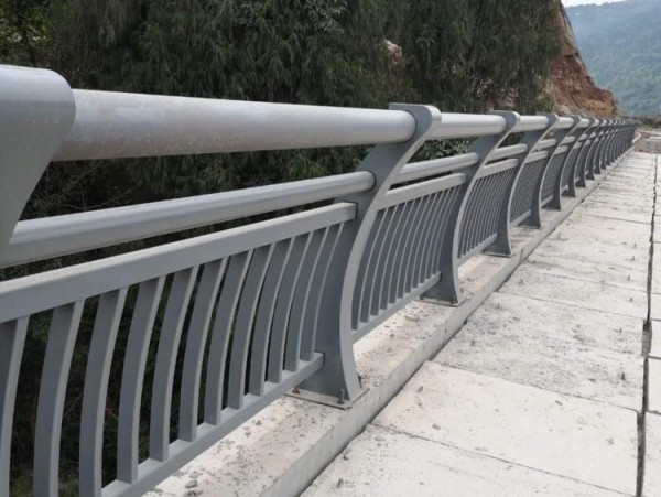 橋梁護欄