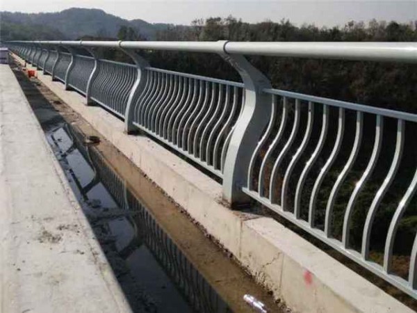 橋梁護欄
