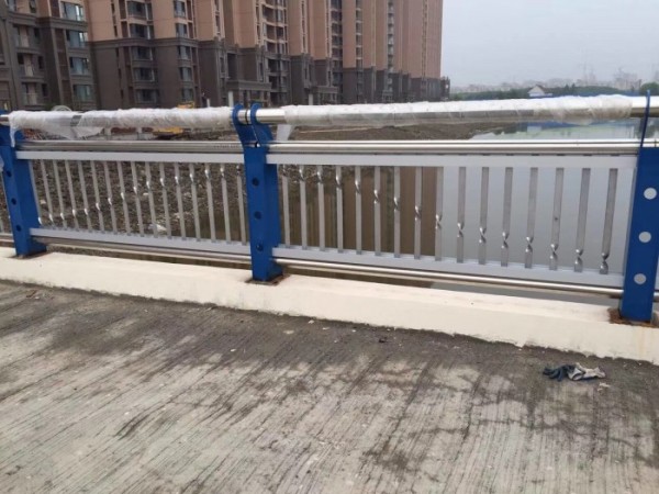 橋梁護欄廠家